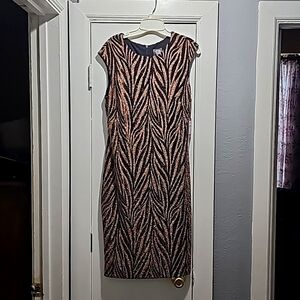 Beautiful dress look like real sparkling gold,  a must see